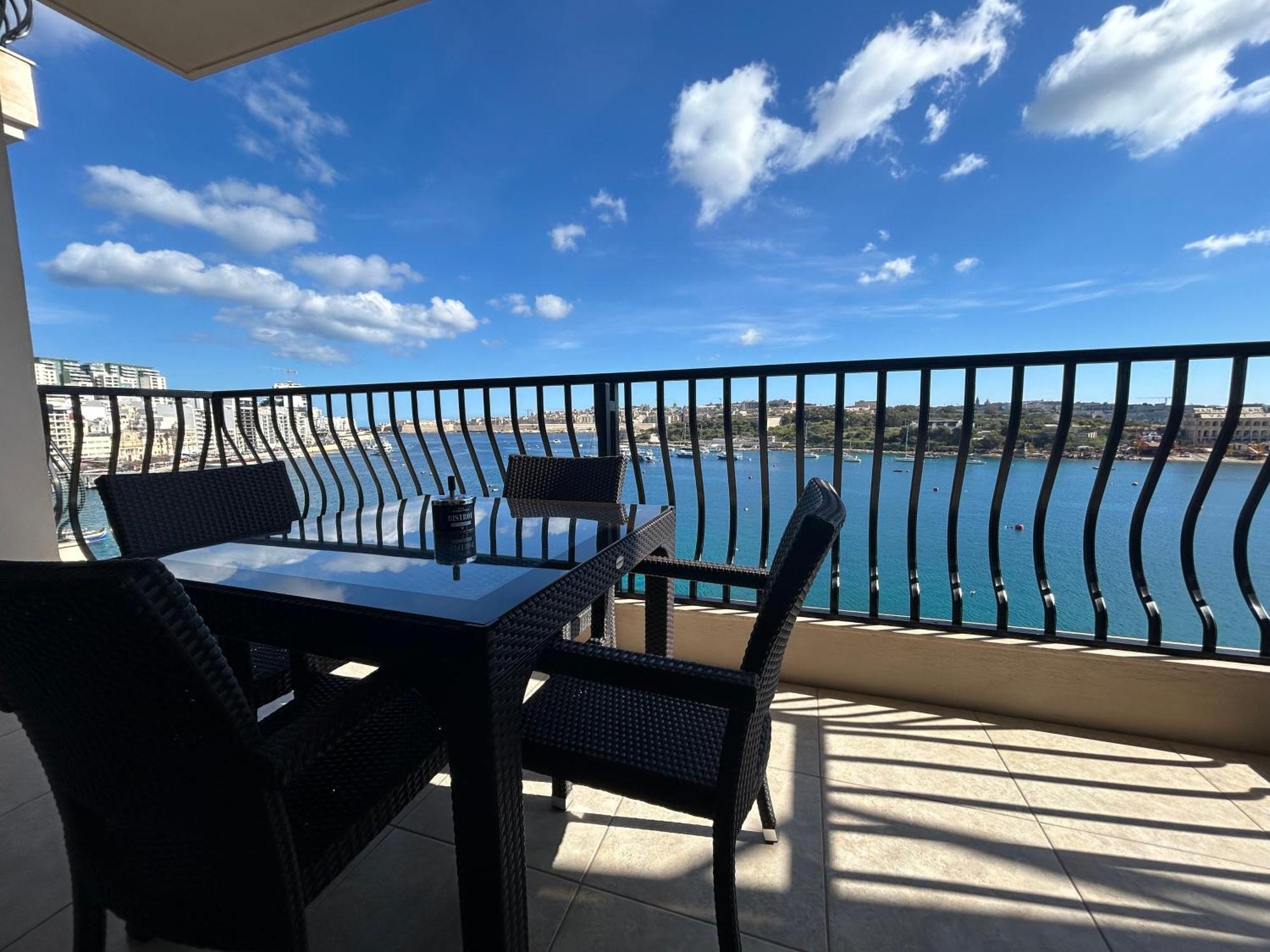 Ferry Ultracentral Location Valletta View Apartment Sliema
